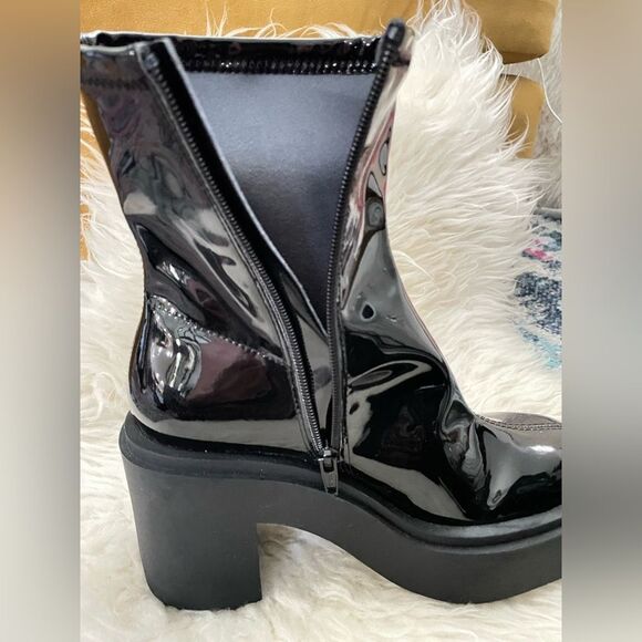 NWOT H&M Platform Boots Black Patent Chunky Heels Lug Sole US 7 EU38 - Picture 5 of 9